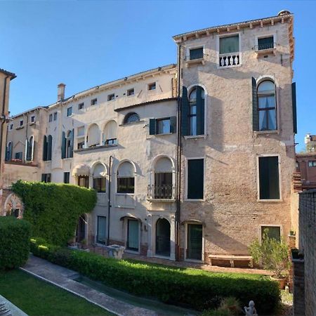 Апарт отель Palazzo Contarini Della Porta Di Ferro Венеция Экстерьер фото