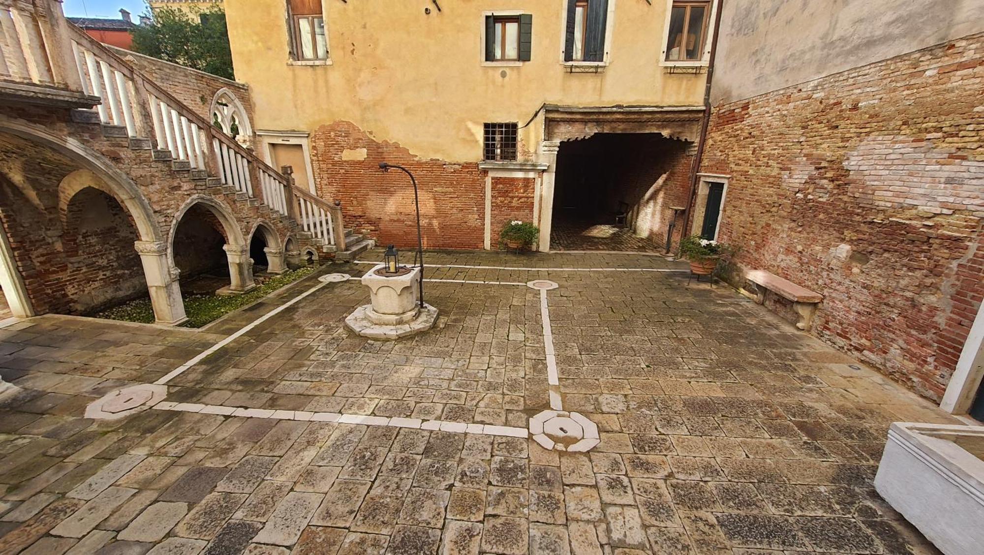 Апарт отель Palazzo Contarini Della Porta Di Ferro Венеция Экстерьер фото