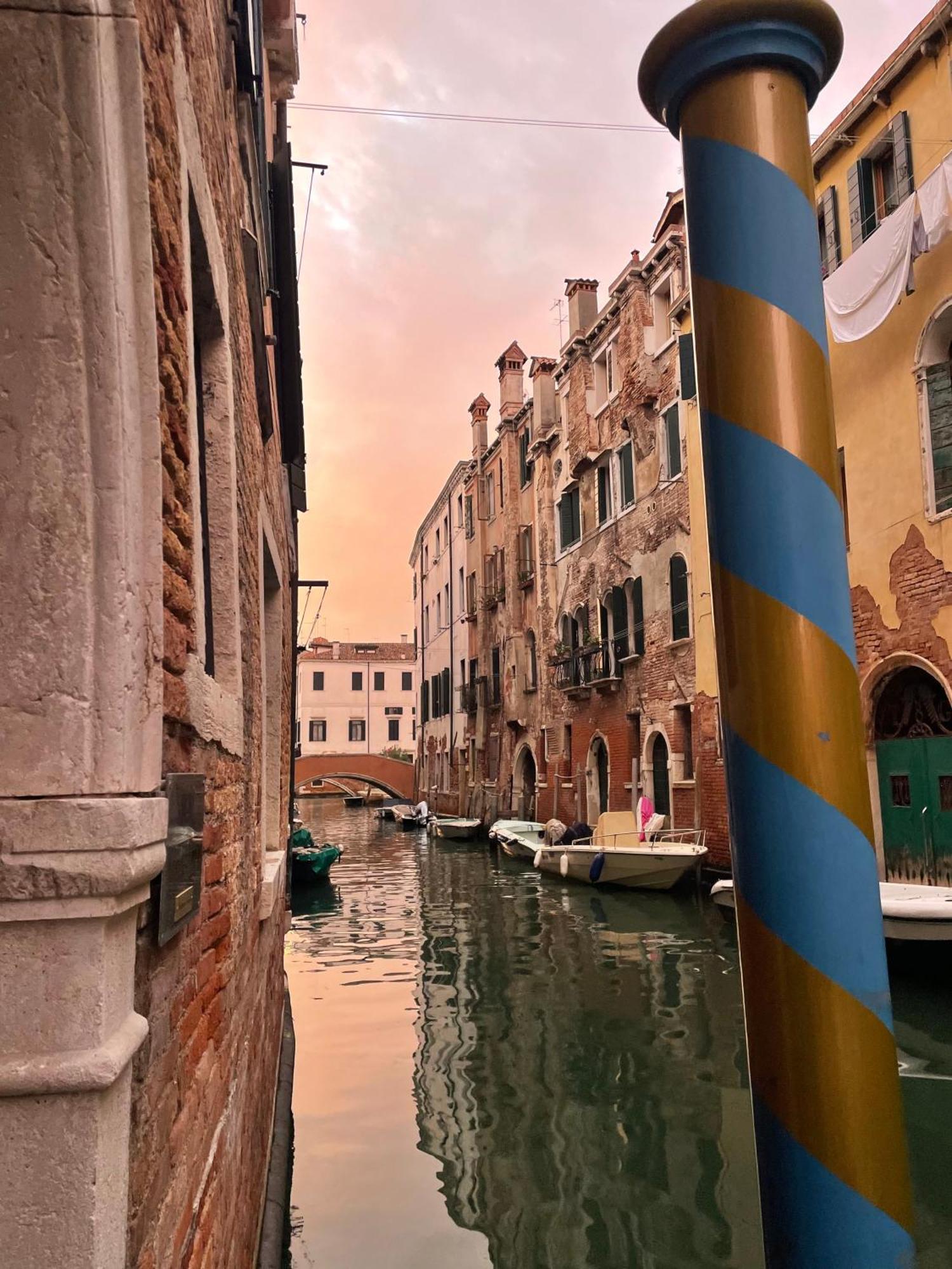 Апарт отель Palazzo Contarini Della Porta Di Ferro Венеция Экстерьер фото