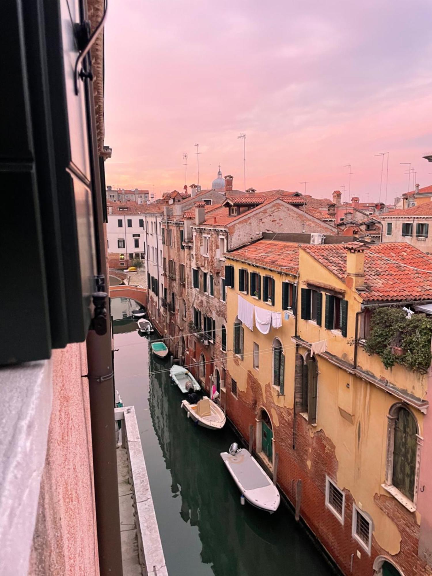 Апарт отель Palazzo Contarini Della Porta Di Ferro Венеция Экстерьер фото